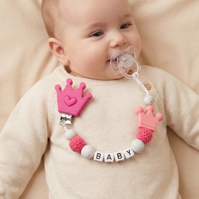 Baby Teethers - パーソナライズベビーおしゃぶりクリップ カスタムネーム シリコン歯固めホルダー BPAフリー クラウンおしゃぶりチェーン ダミークリップ