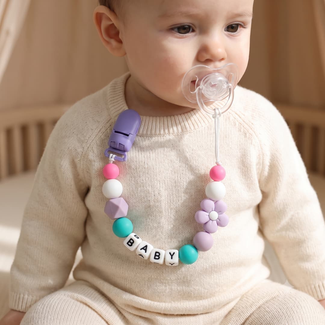 パーソナライズされたおしゃぶりクリップ カスタム名入り ベビ - Baby Teethers のレビューと価格