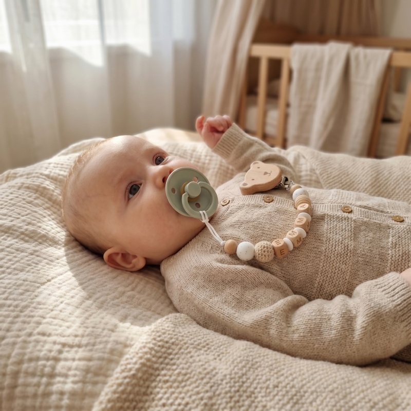 パーソナライズされたおしゃぶりクリップ カスタム名入り シリ - Baby Teethers のレビューと価格
